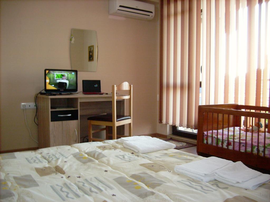 Ddenko Apartment Burgas Ruang foto