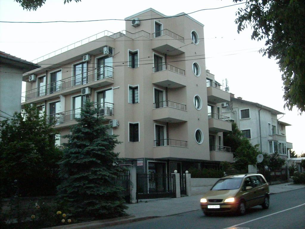 Ddenko Apartment Burgas Ruang foto