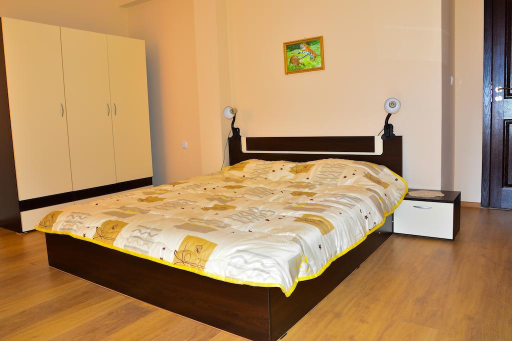 Ddenko Apartment Burgas Ruang foto