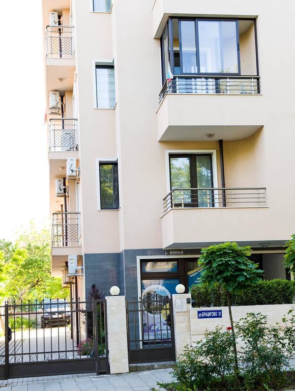 Ddenko Apartment Burgas Bagian luar foto
